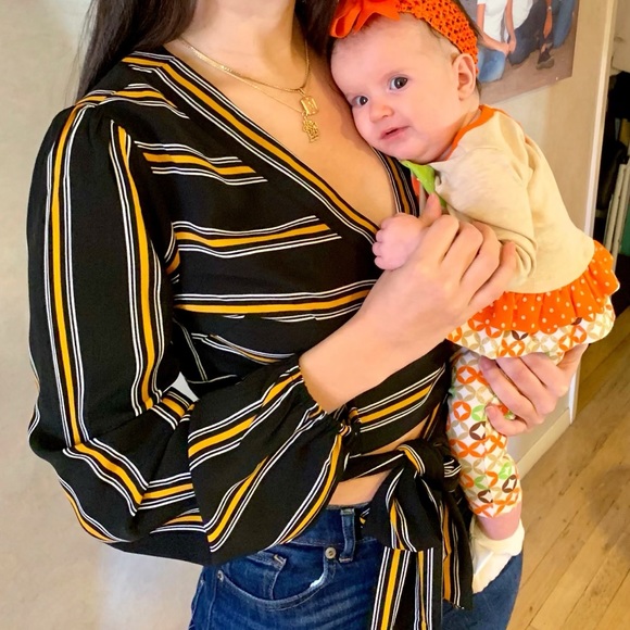 FOREVER 21 BLACK & GOLD WRAP AROUND CROP TOP - Picture 4 of 7